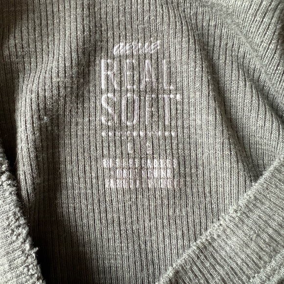 Aerie real soft long sleeve - Picture 2 of 2